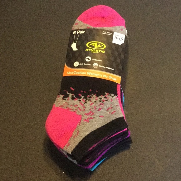 Womens NWT Under Armour No-Show Socks 6prs Black